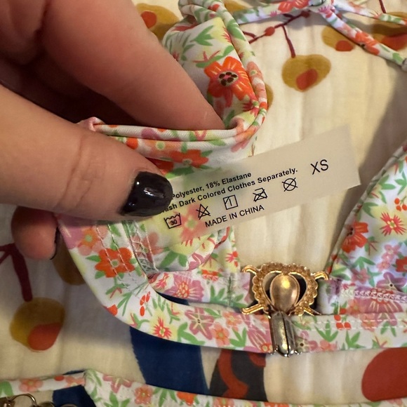 Floral Bikini - Picture 4 of 5